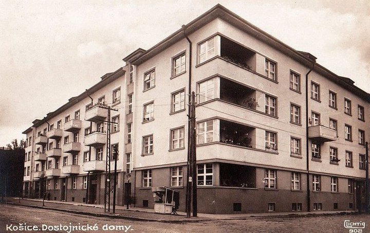 Košické dôstojnické domy na Komenského ulici naproti Letnej